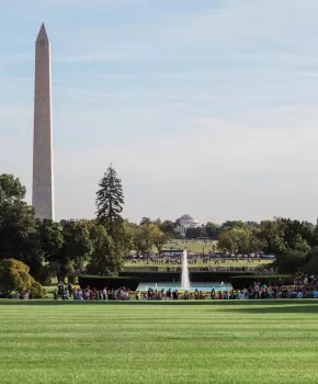 @abroadwife - View of National Mall from South Lawn during White House Garden Tour - Free activities in Washington, DC